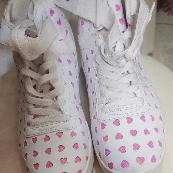 Womens Fila tennis shoes - Picture 3 of 3